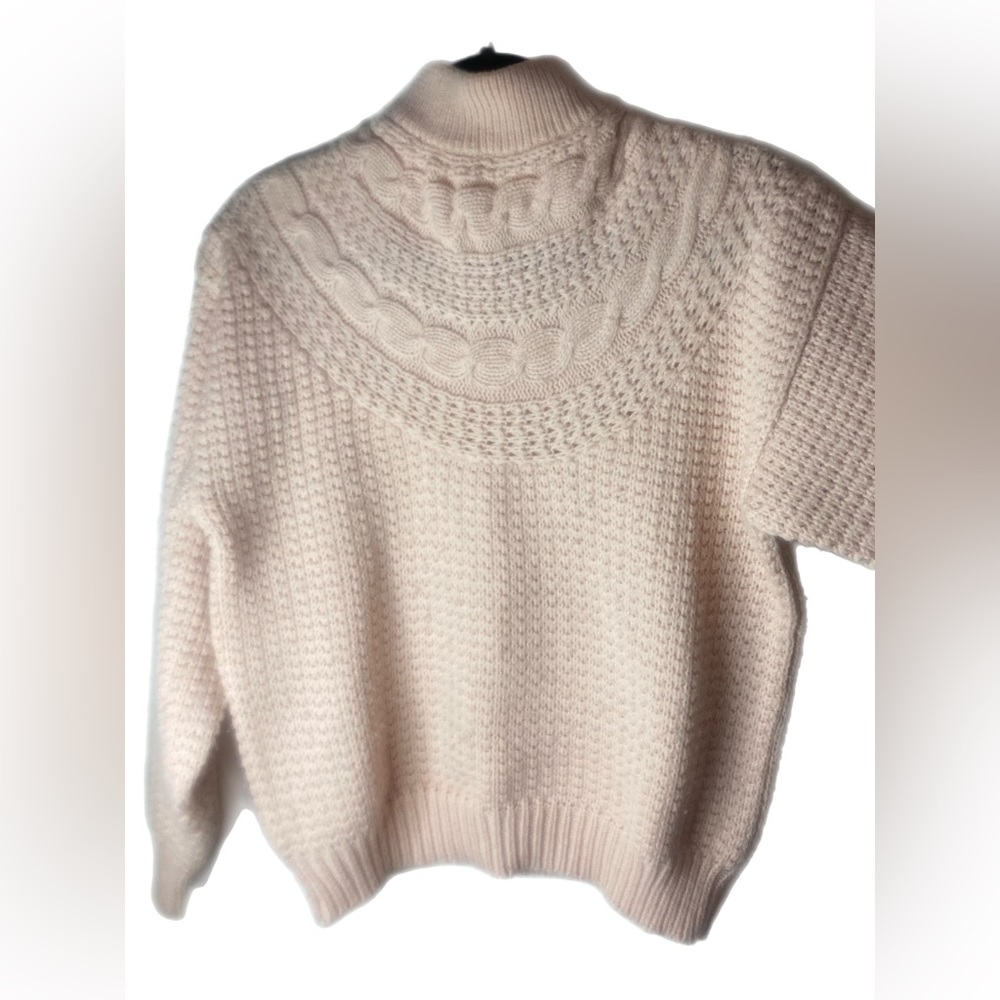 VINTAGE 80’s CABLE KNIT SWEATER